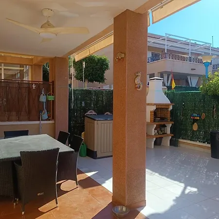 Amplia Casa Con Terraza Y Barbacoa R121 By Novadesta *