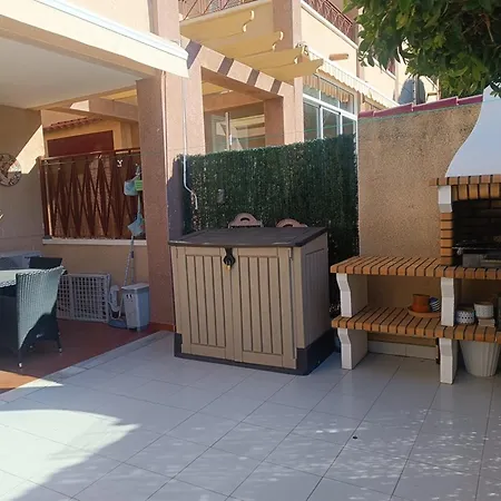 Amplia Casa Con Terraza Y Barbacoa R121 By Novadesta
