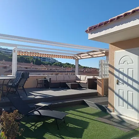 Amplia Casa Con Terraza Y Barbacoa R121 By Novadesta *